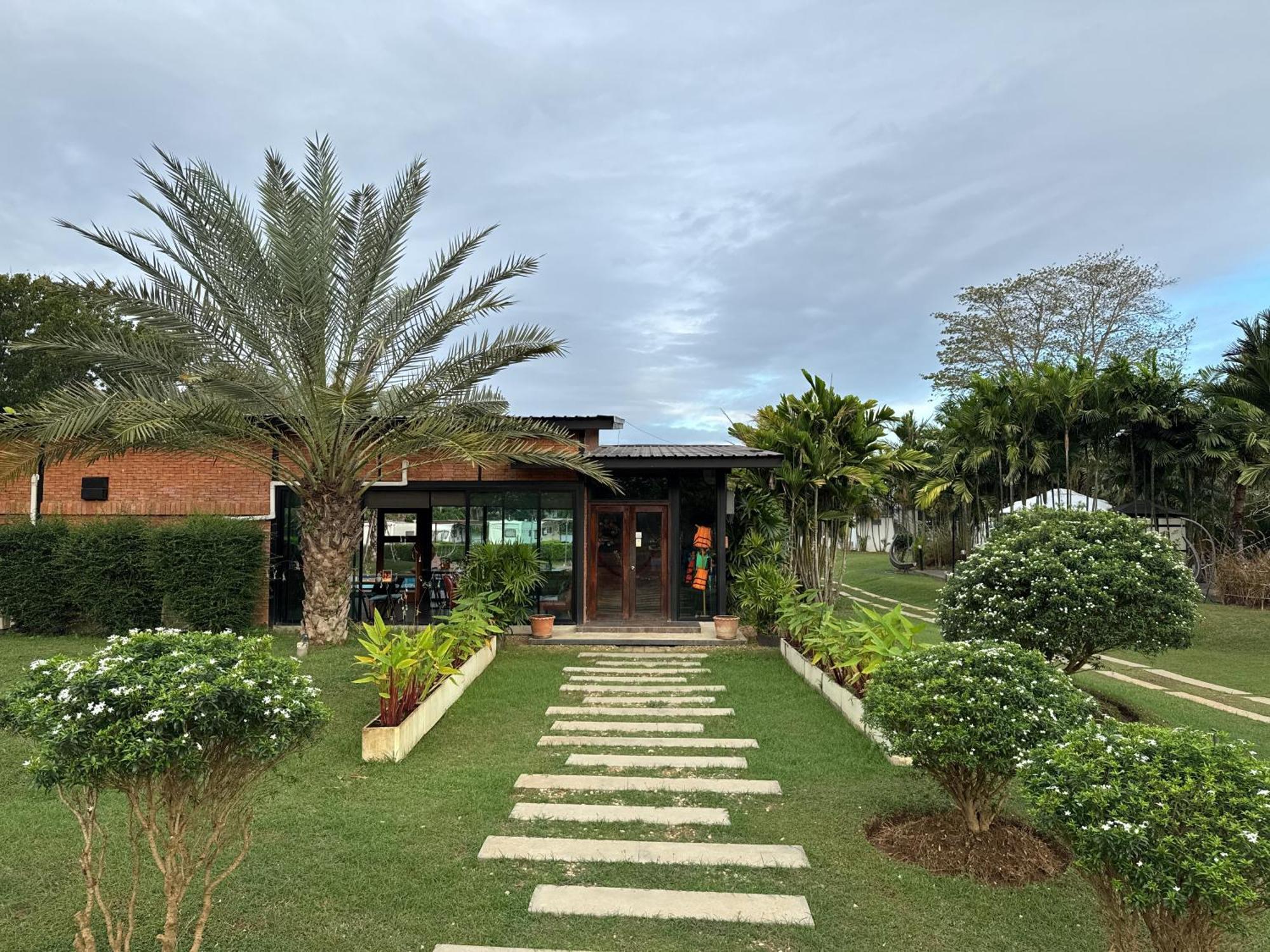 The Campster Kanchanaburi Exterior foto
